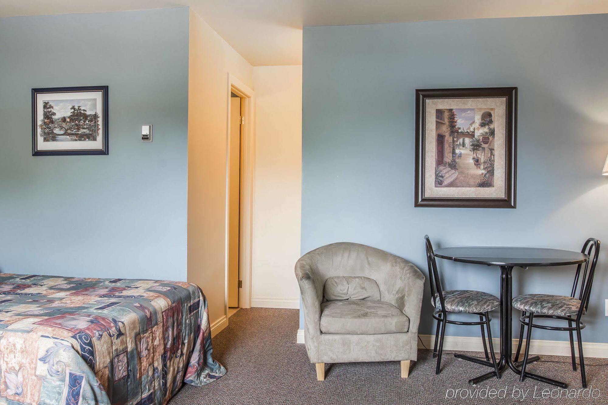 Econo Lodge Cabano מראה חיצוני תמונה