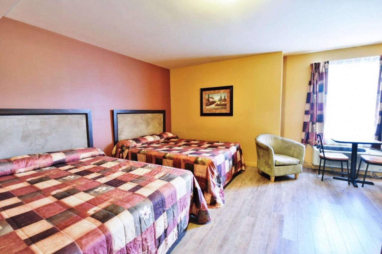 Econo Lodge Cabano מראה חיצוני תמונה